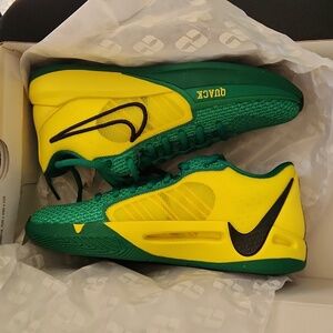 Nike Sabrina 1 W6.5/M5 in Alma Mater Colors